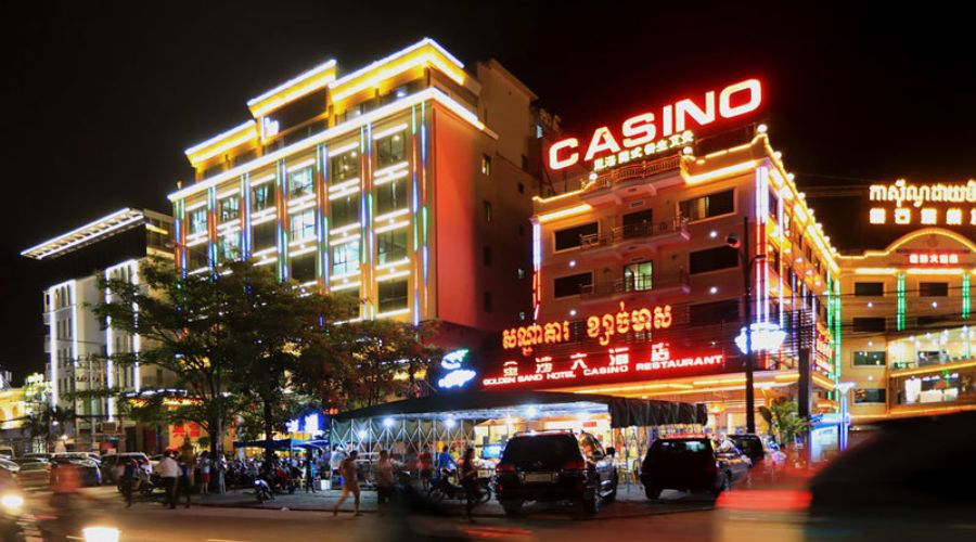 Cơn Sốt Casino Ở Campuchia Và Những Hệ Lụy Xã Hội 2 Sihanoukville đang có sự "lột xác" chóng mặt bởi dòng tiền của các nhà đầu tư Trung Quốc đổ xô vào biến nơi đây thành Lasvegas mới của châu Á